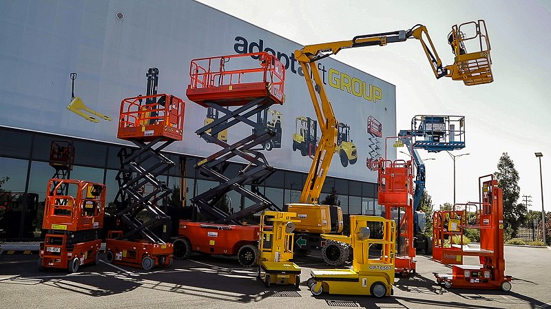 7 Tips to Operate a Scissor Lift Safely