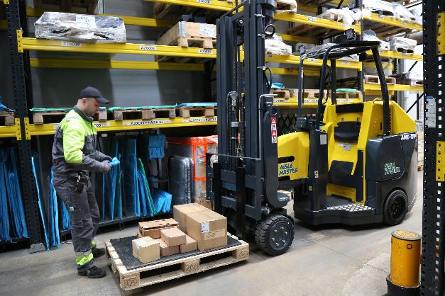 Combilift Launches New Aisle-Master Order Picker