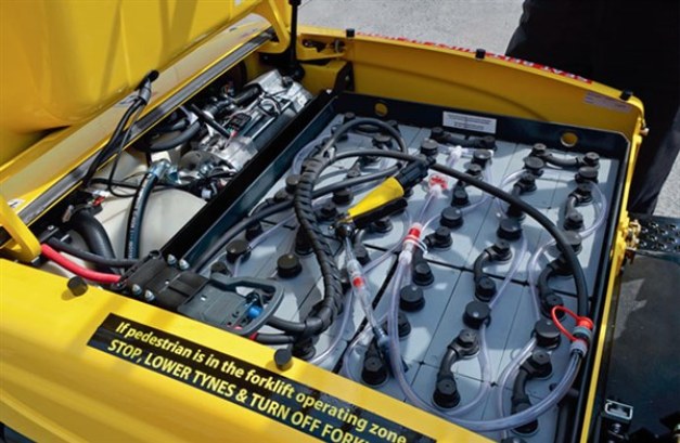 Forklift battery watering 3