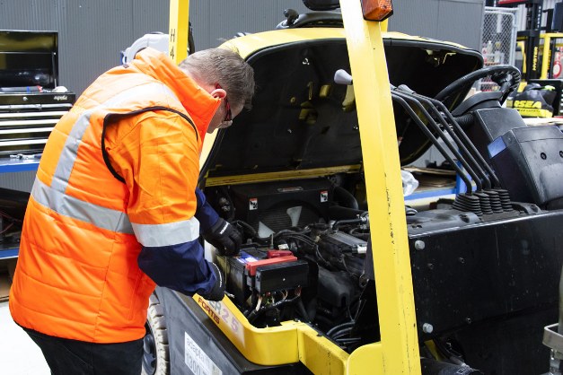 Forklift breakdown maintenance