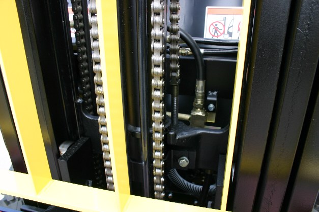 Forklift lift chain inspection Forklift lift chain inspection