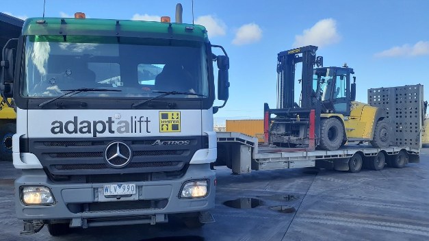 Hyster forklift transport