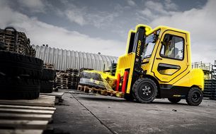 Can You Go Green Without Giving Up Forklift Performance?