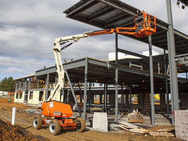 Rough terrain boom lift