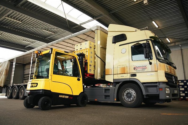 How to Unload a Truck with a Forklift