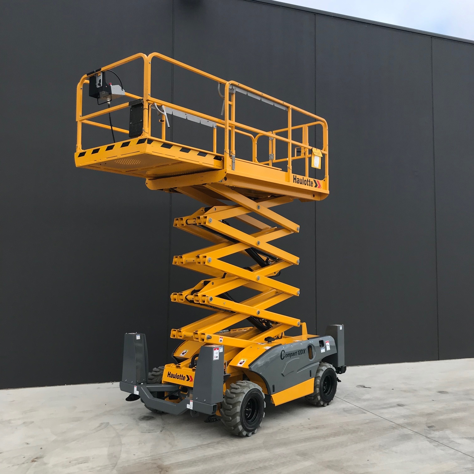 32ft / 10m Diesel Rough Terrain Scissor Lift Hire