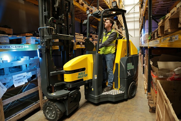 Aisle Master OP Narrow Aisle Forklift