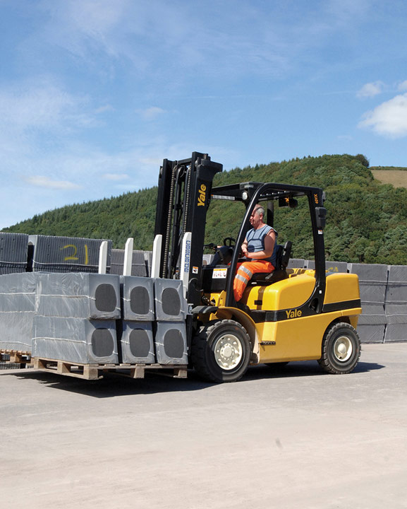 Yale GDP/GLP40-55VX Pneumatic Tyres Counterbalanced Forklifts