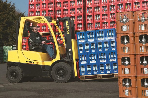 Hyster H2.0 3 forklift action2