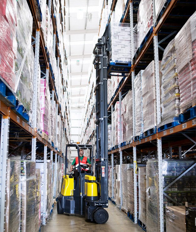 Aisle-Master Narrow Aisle Forklift