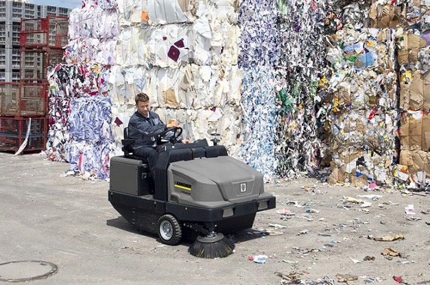 Kärcher KM130/300 Ride-On Vacuum Sweeper