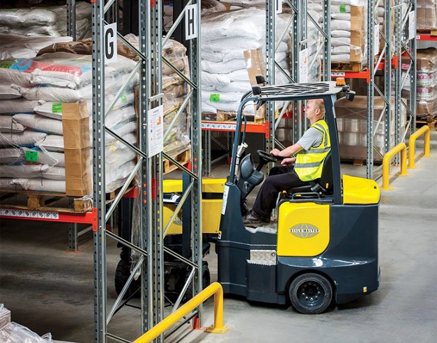 Aisle Master Narrow Aisle Forklift