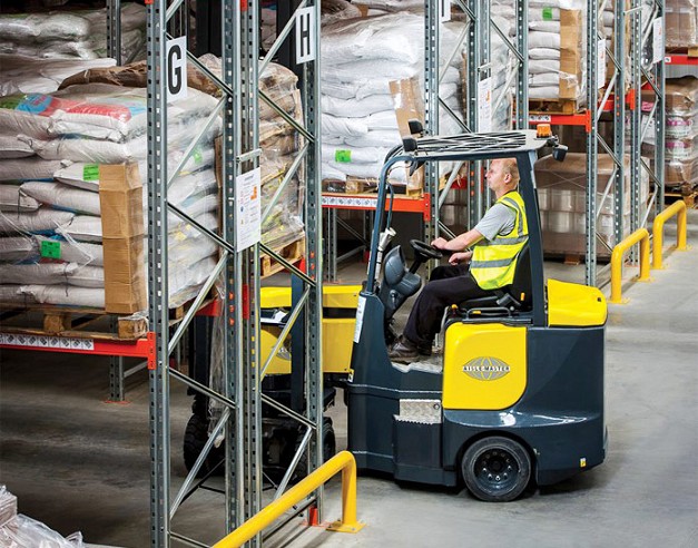 Aisle-Master Narrow Aisle Forklift