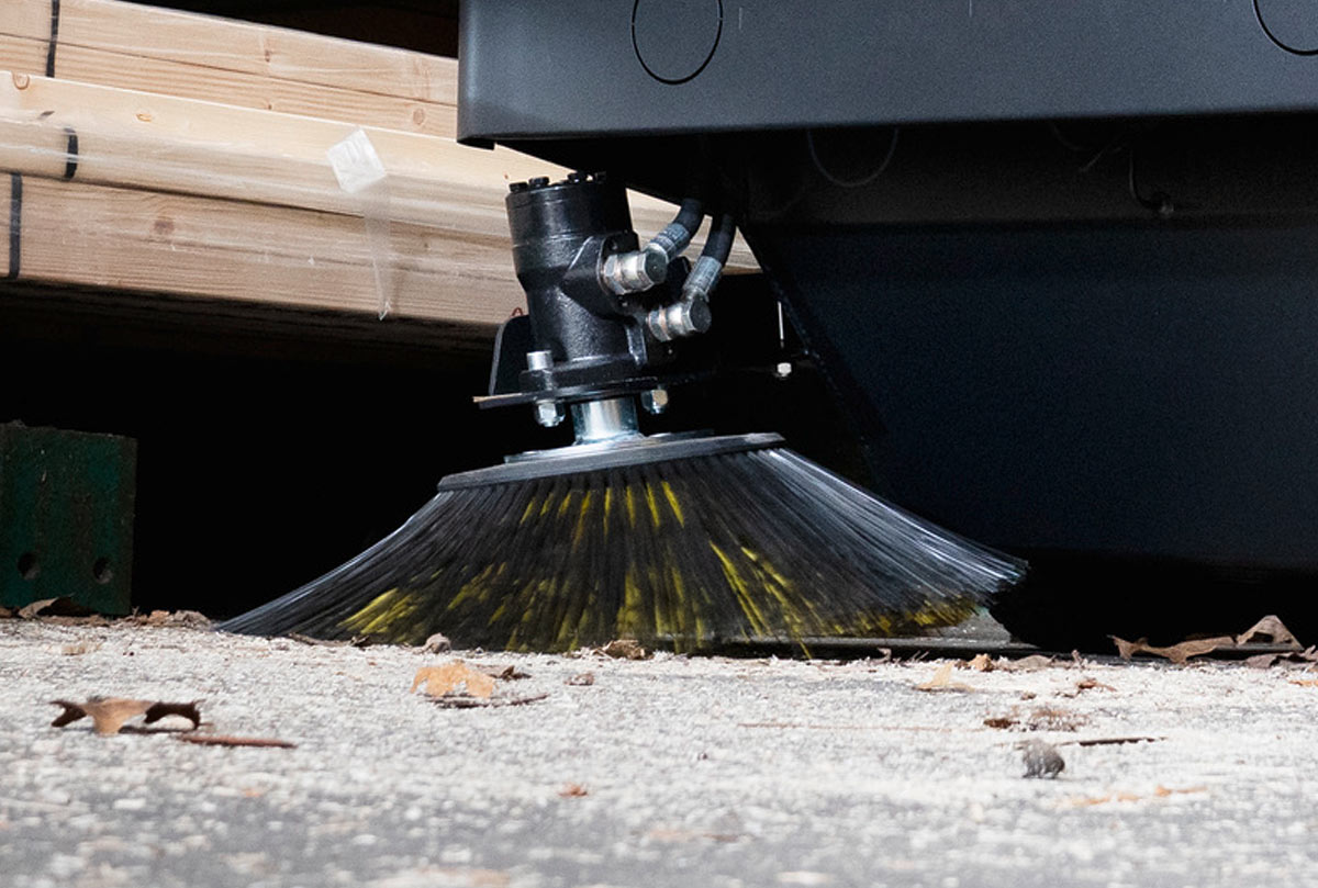 KM 105 180 R Bp Classic Action Image 2b Industrial Sweepers