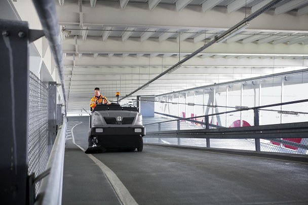 Kärcher KM 150 500 R D industrial sweeper 5