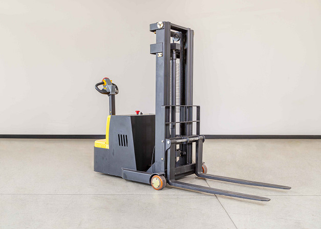 Liftsmart CB08-i Counterbalance Stacker