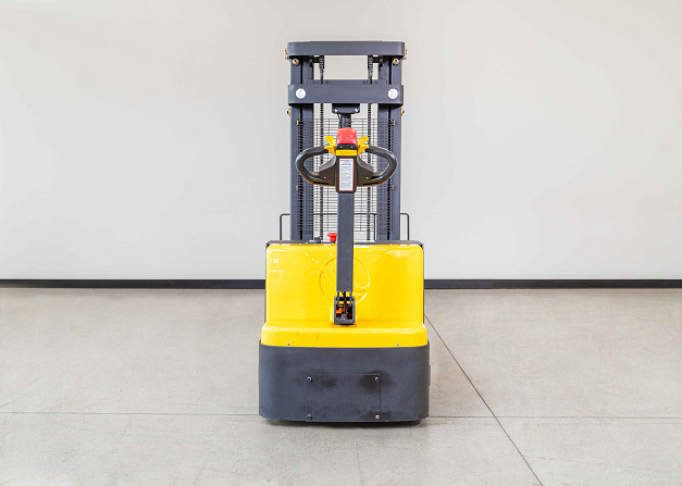 Liftsmart CB08-i Counterbalance Stacker