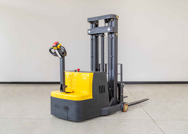 Liftsmart CB08-i Counterbalance Stacker