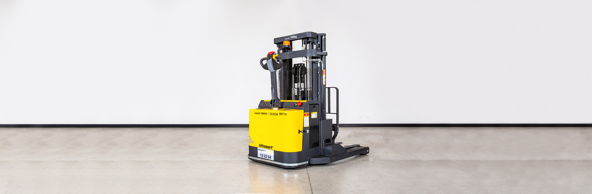 Liftsmart WRT15 Reach Stacker