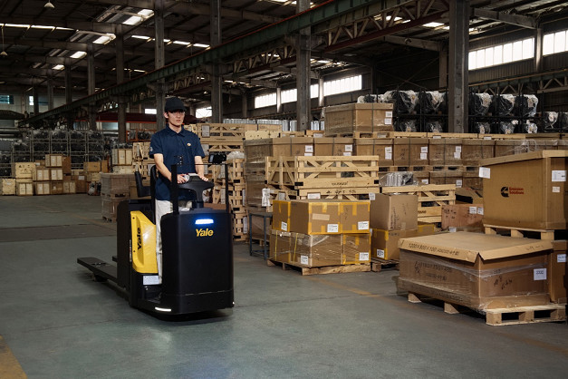 Yale MO2.0-3.0X Low Level Order Pickers