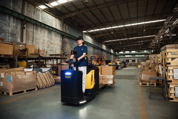 Yale MO2.0-3.0X Low Level Order Pickers