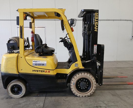 Used Forklift: HYSTER H2.5XT 