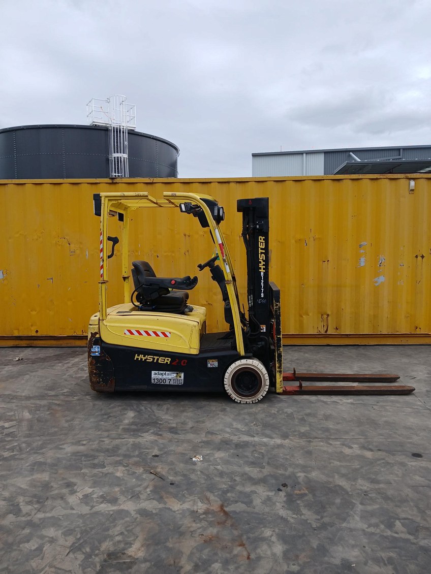 Used Equipment: HYSTER J2.0XNT 