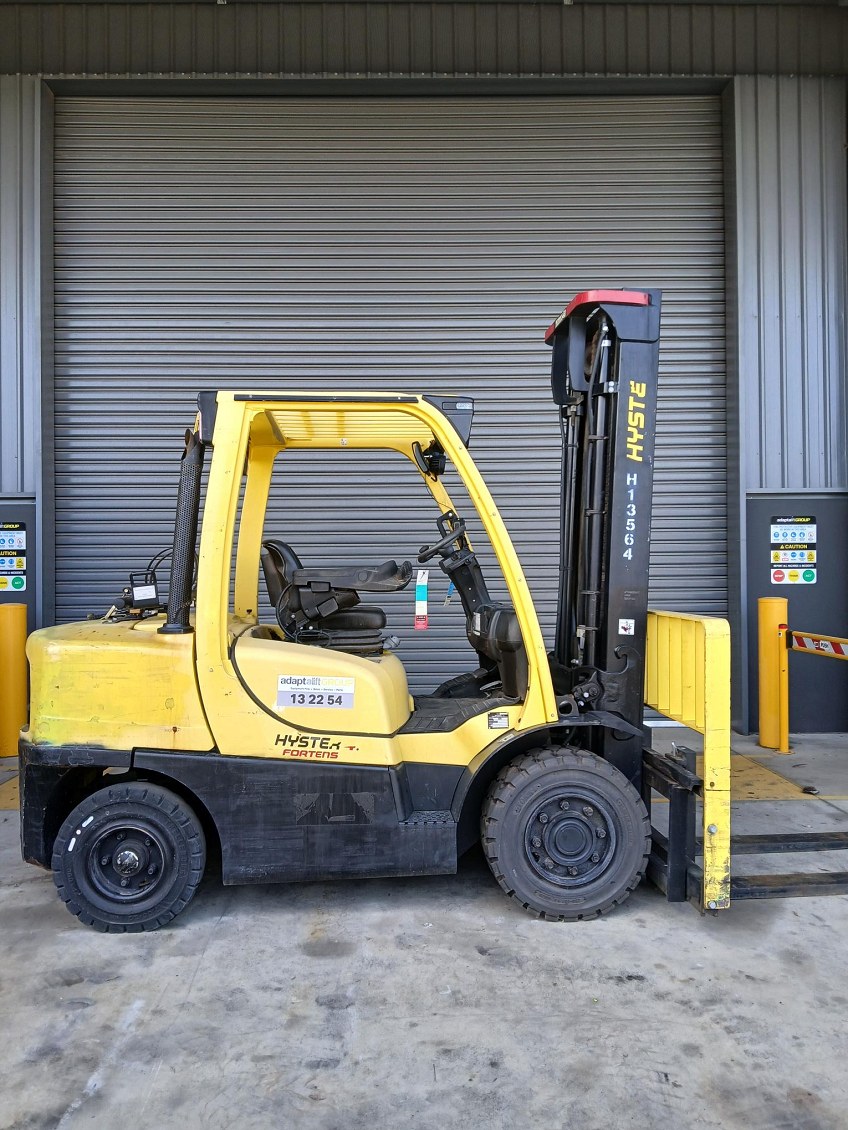 Used Equipment: HYSTER H4.0FT6 