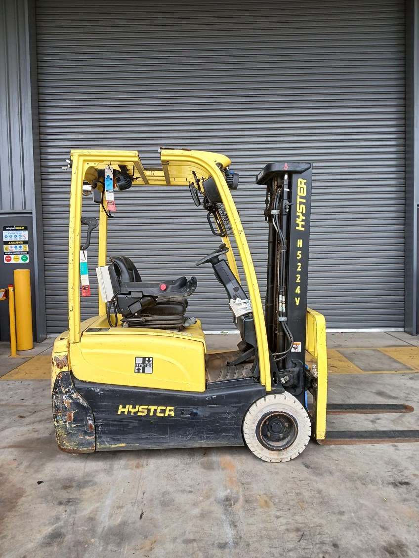 Used Equipment: HYSTER J1.8XNT 