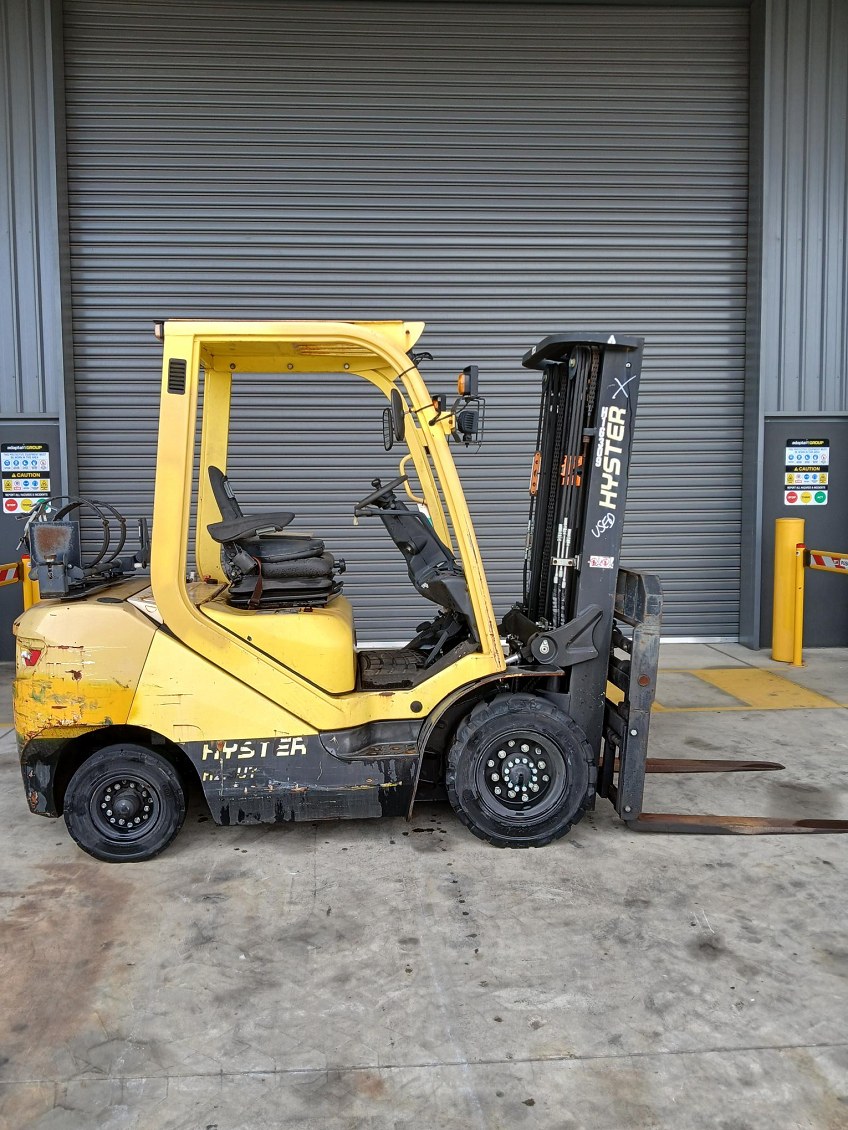 Used Equipment: HYSTER H2.5UT 
