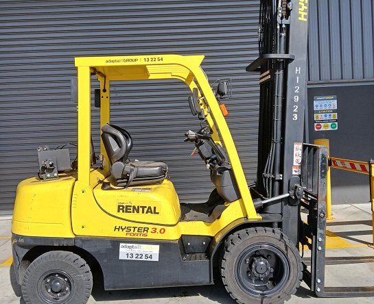 Used Forklift: HYSTER H3.0TX