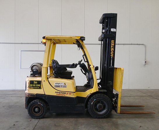 Used Forklift: HYSTER H2.5FT