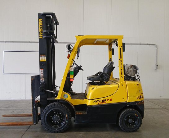 Used Forklift: HYSTER H2.5TX