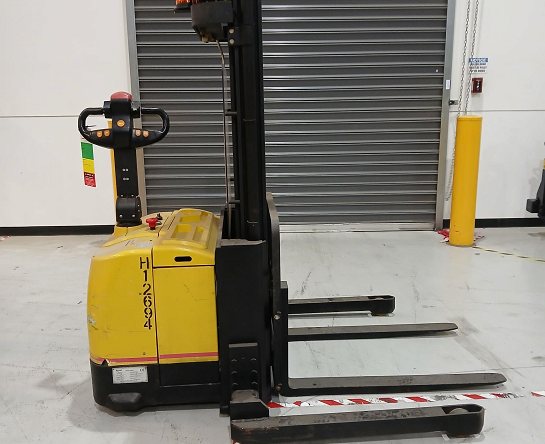 Used Forklift: LIFTSTAR WS96-16