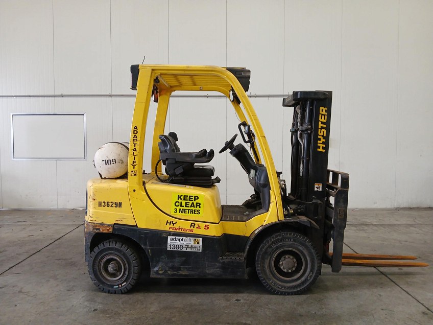 Used Equipment: HYSTER H2.5FT 