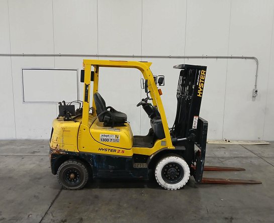 Used Forklift: HYSTER H2.5XT