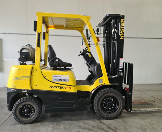 Used Forklift: HYSTER H2.5XT 