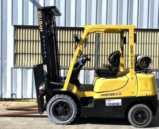 Used Forklift: HYSTER H2.5XT
