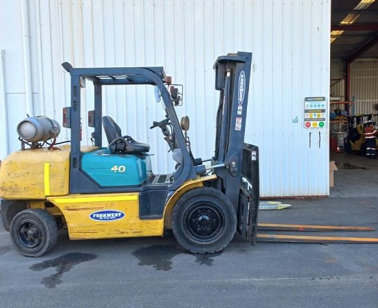 Used Forklift: KOMATSU FG40-7 