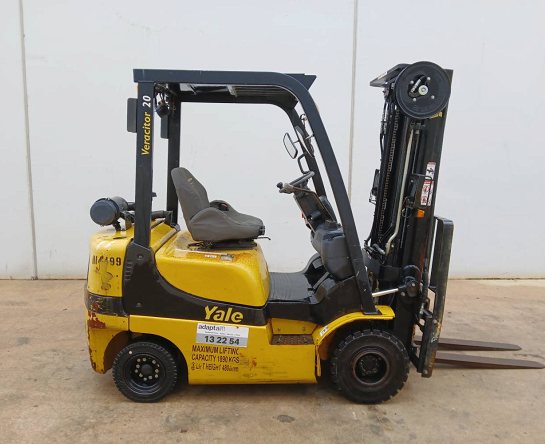 Used Forklift: YALE GDP20AK 