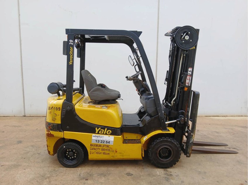 Used forklift: YALE GDP20AK 