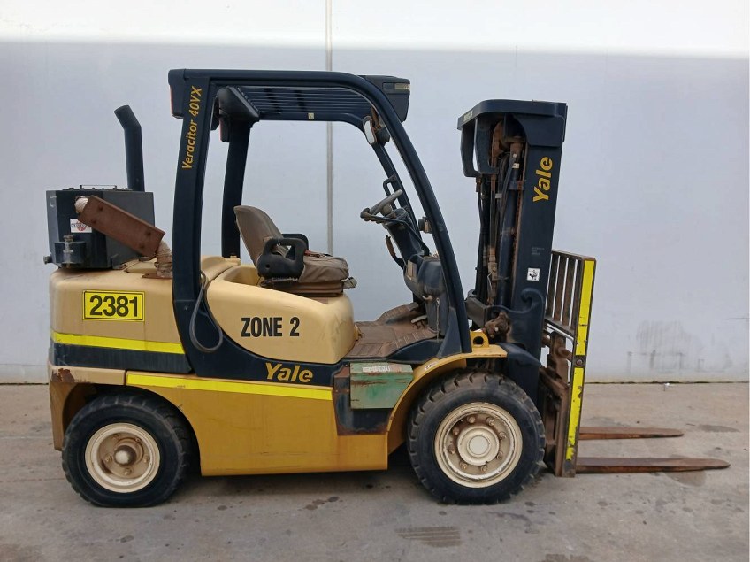 Used forklift: YALE GDP40VX 