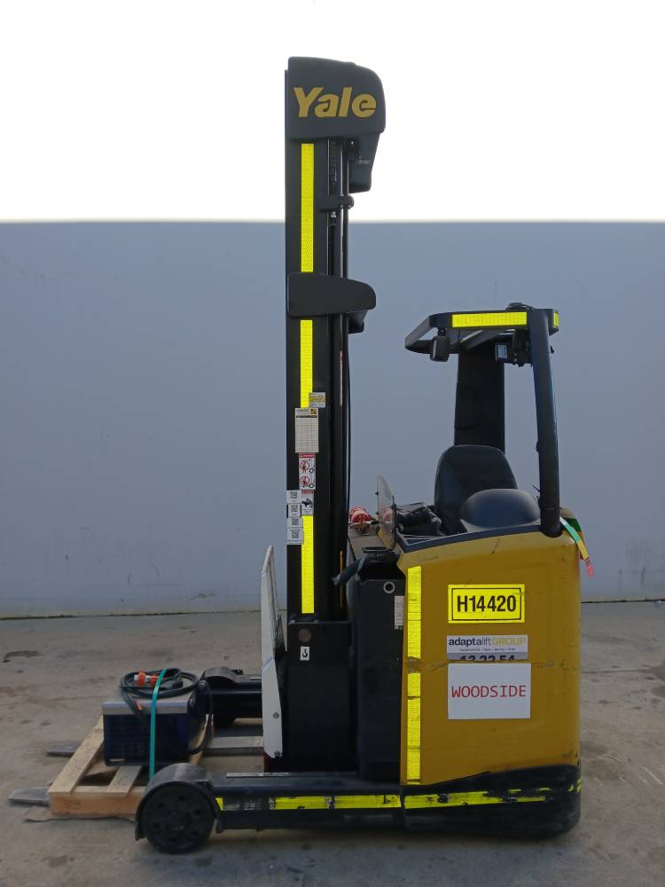 Used forklift: YALE MR16 