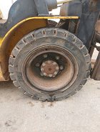 Used forklift: YALE GDP25TH