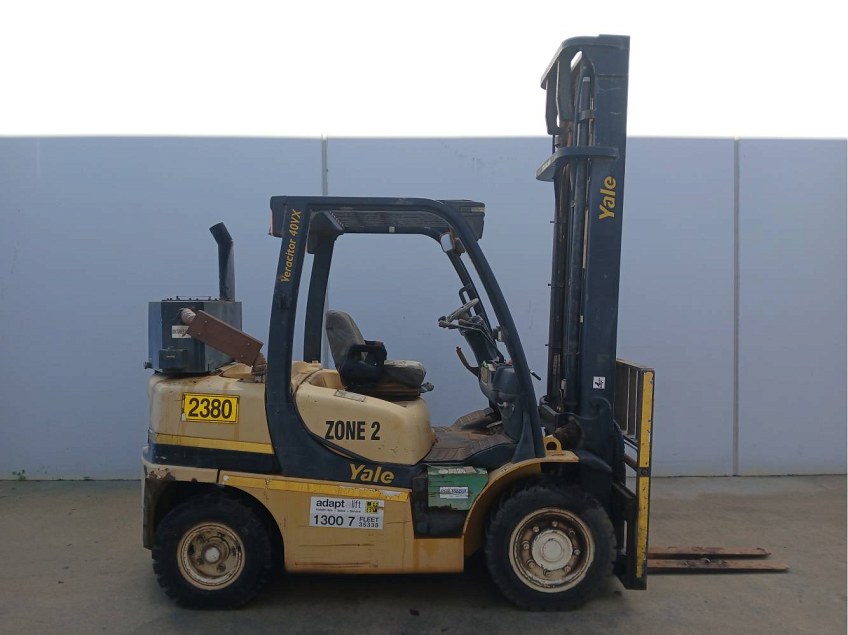 Used forklift: YALE GDP40VX 
