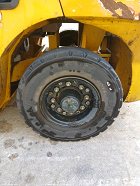 Used forklift: YALE GDP25UX