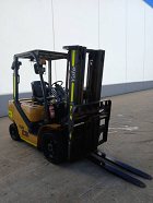 Used forklift: YALE GDP25UX
