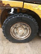 Used forklift: YALE GDP40VX