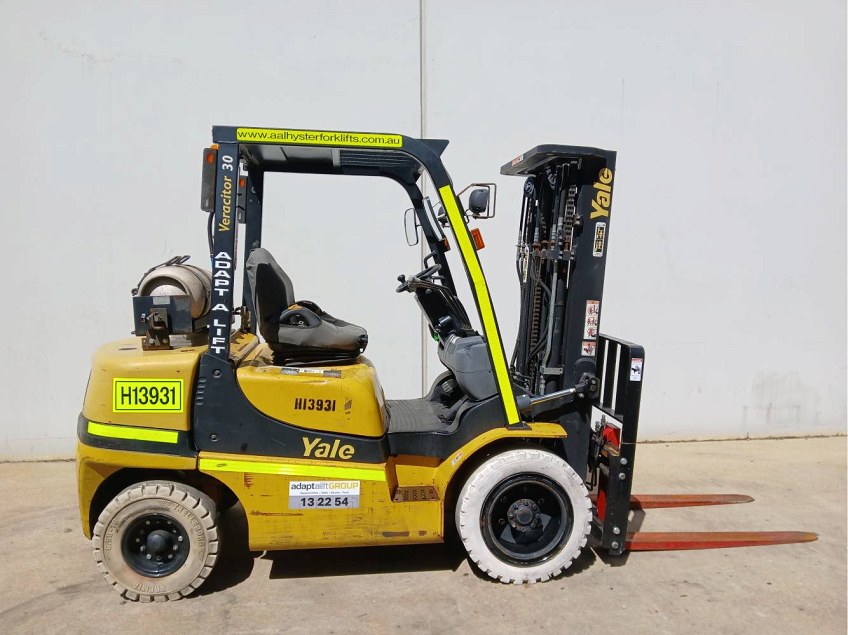 Used forklift: YALE GLP30TK 