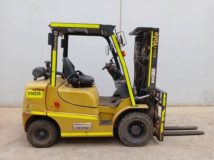 Used Equipment: YALE GDP25TK 